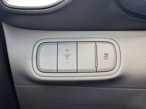 Used 2025 Hyundai Venue SEL image 24