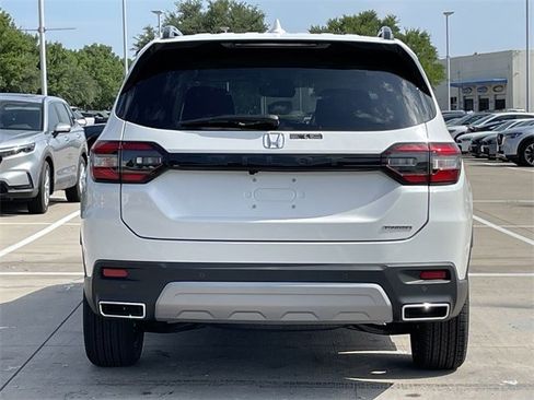 New 2025 Honda Pilot Touring image 5