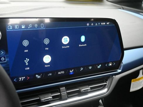 New 2026 Chevrolet Equinox EV LT image 21