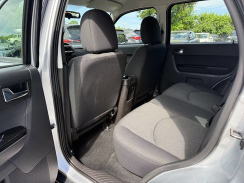 Used 2010 MAZDA Tribute i Sport image 10