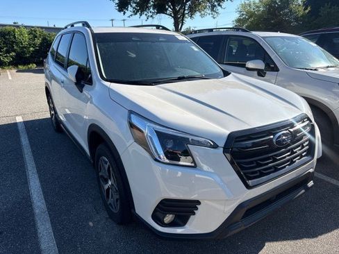 Used 2023 Subaru Forester Premium AWD/4WD image 1