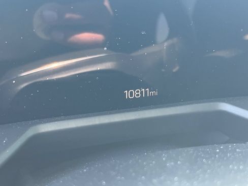 Used 2025 GMC Acadia Elevation FWD image 11