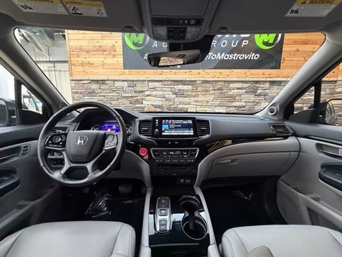 Used 2020 Honda Pilot Touring image 18