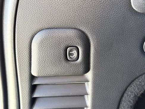 Used 2019 Jeep Grand Cherokee Laredo image 10