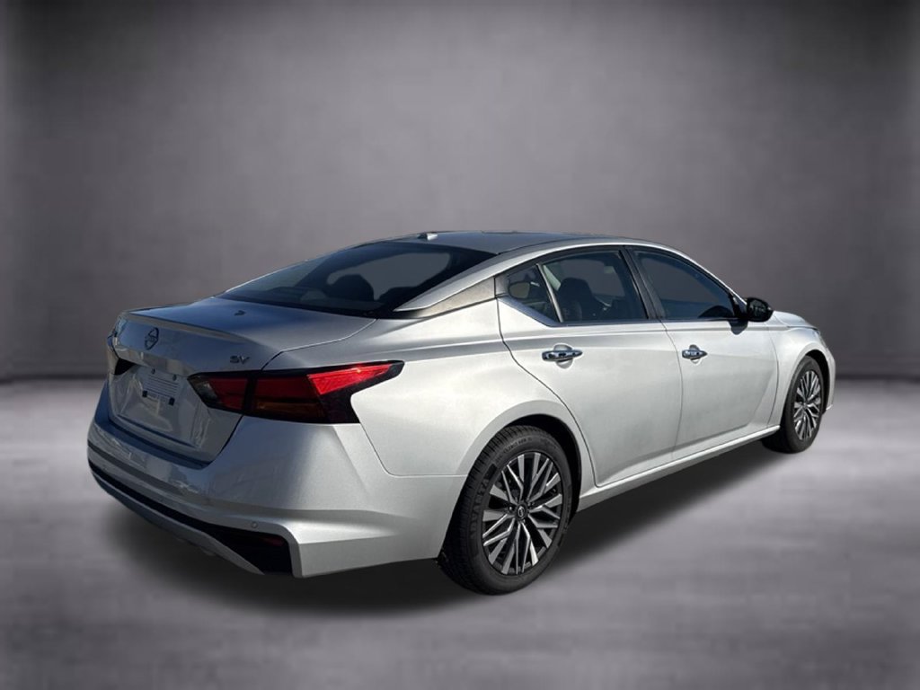 Used 2024 Nissan Altima 2.5 SV FWD image 4