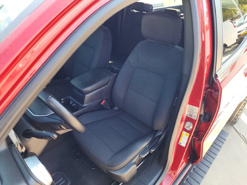 Used 2023 Chevrolet Colorado LT RWD image 11
