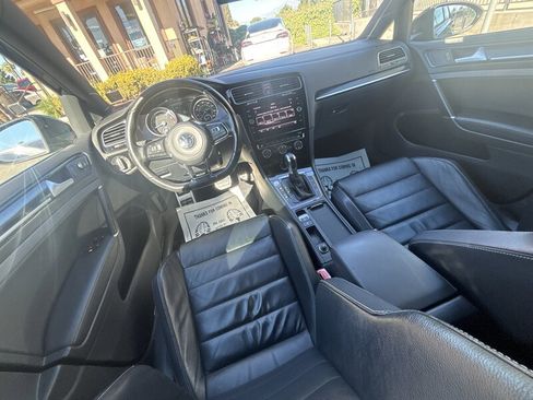 Used 2016 Volkswagen Golf 4-Door image 24