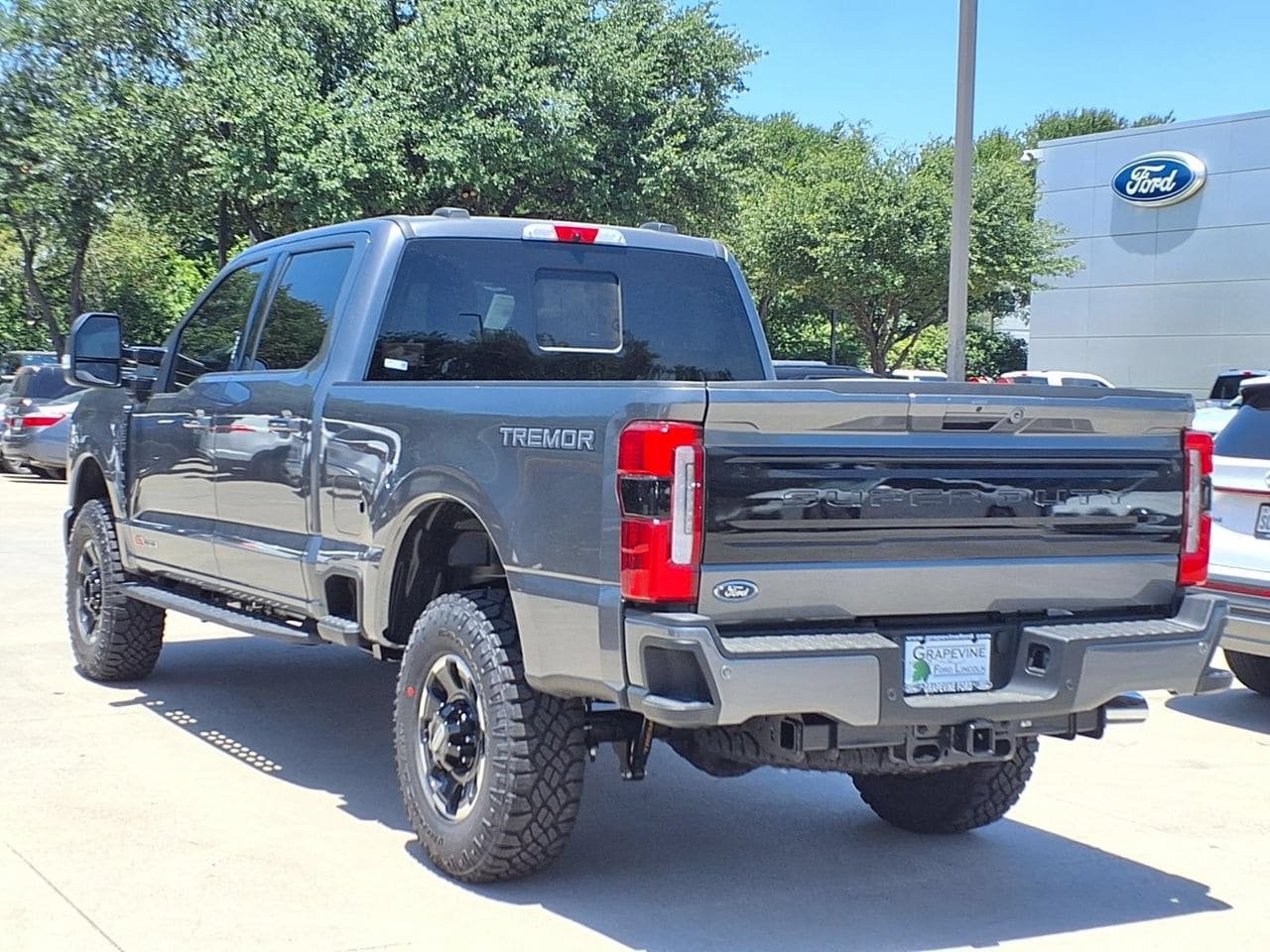 New 2026 Ford F250 Platinum w/ Tremor Off-Road Package AWD/4WD image 6