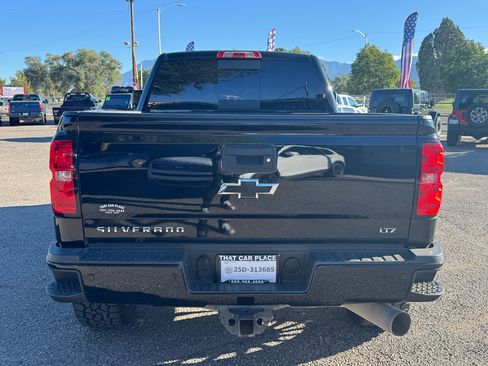 Used 2023 Chevrolet Camaro LT image 2