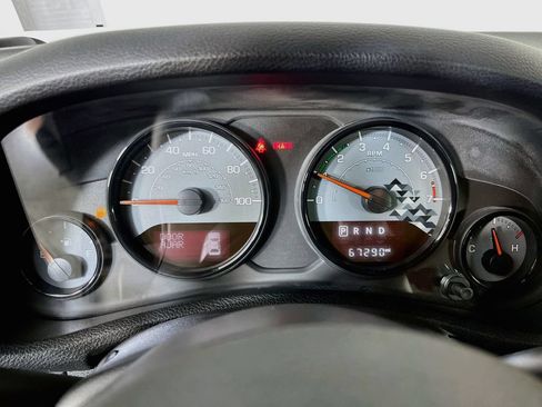 Used 2017 Jeep Wrangler Unlimited Sahara AWD/4WD image 16