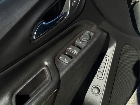 Used 2018 Chevrolet Equinox Premier image 19