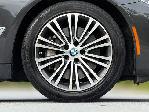 Used 2019 BMW 530i xDrive w/ Premium Package AWD/4WD image 21