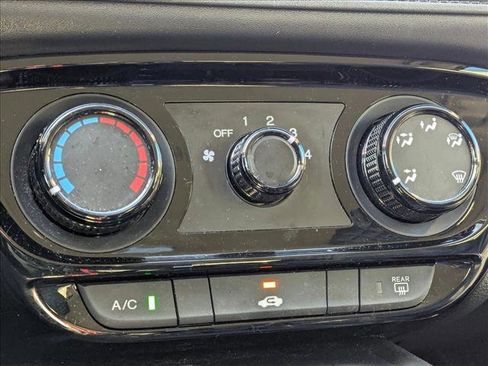 Used 2022 Honda HR-V LX image 14