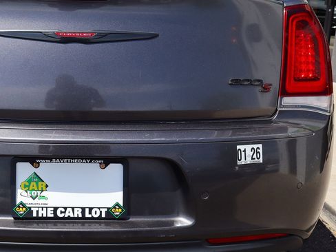 Used 2022 Chrysler 300 S image 20