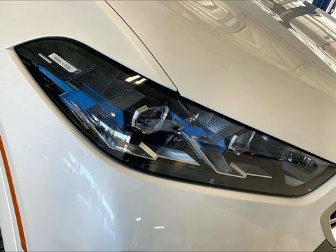 New 2026 BMW X6 xDrive40i w/ Climate Comfort Package image 13