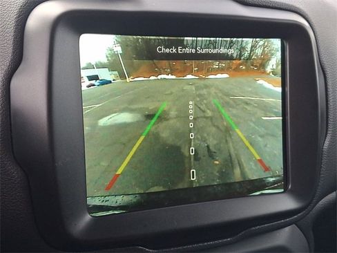 Used 2023 Jeep Renegade Latitude image 18