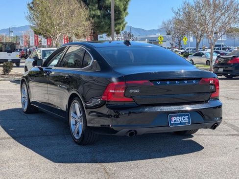 Used 2018 Volvo S90 T5 Momentum w/ Convenience Package image 8