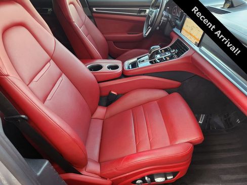 Used 2020 Porsche Panamera GTS image 14