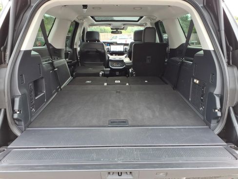 Certified 2025 Ford Expedition Max Platinum w/ Driver's Package AWD/4WD image 10