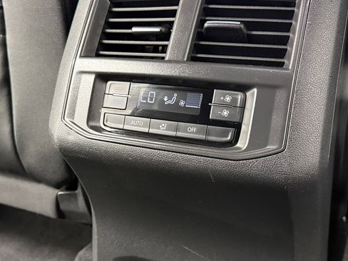 Used 2021 Volkswagen Atlas SE image 28