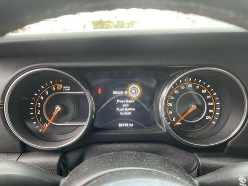 Used 2021 Jeep Wrangler Unlimited Sahara image 5