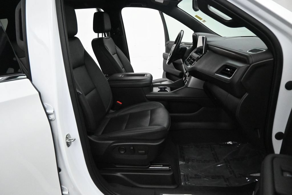 Used 2022 Chevrolet Tahoe LT w/ Luxury Package AWD/4WD image 30