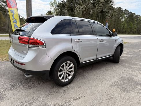 Used 2015 Lincoln MKX FWD w/ Equipment Group 101A image 4