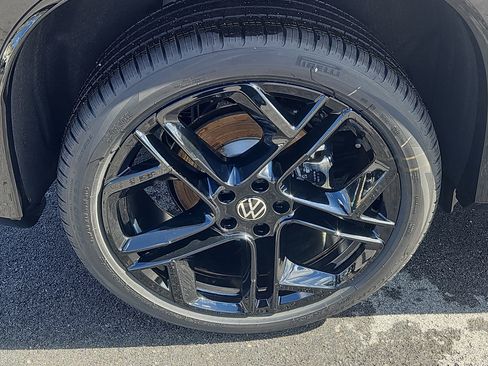 New 2026 Volkswagen Tiguan SE R-Line image 3