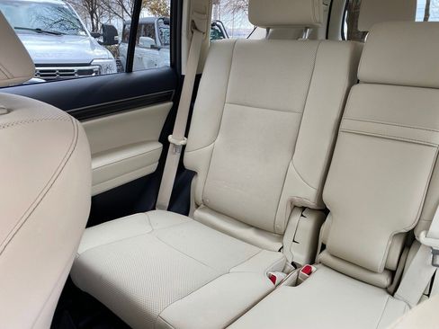 Used 2023 Lexus GX 460 Premium w/ Premium Package image 20