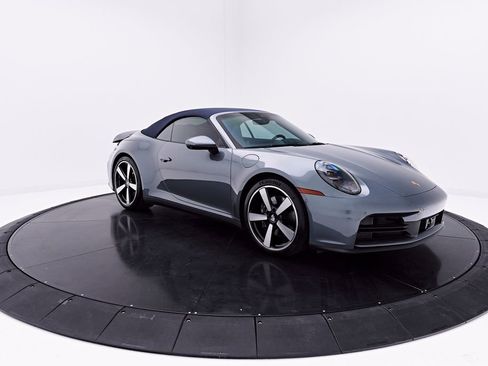 Used 2025 Porsche 911 Carrera RWD image 18