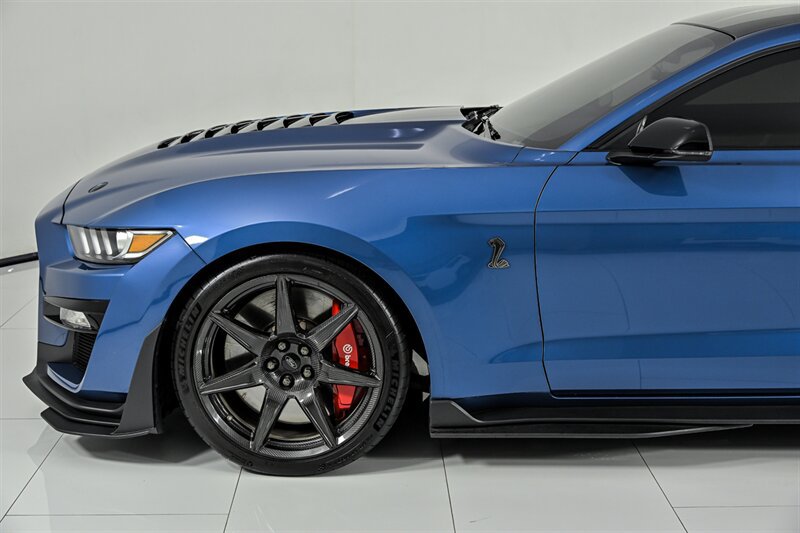 Used 2021 Ford Mustang Shelby GT500 w/ Carbon Fiber Track Pack RWD image 8