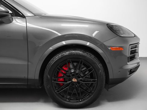 Certified 2026 Porsche Cayenne S AWD/4WD image 14