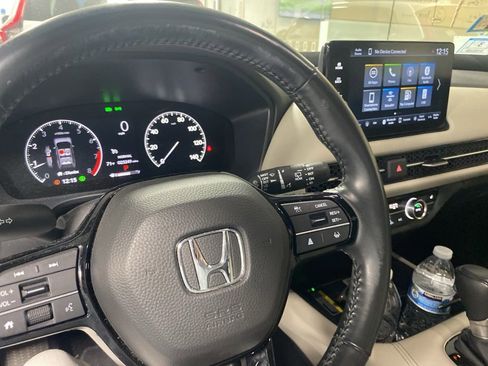 Used 2023 Honda HR-V EX-L image 4