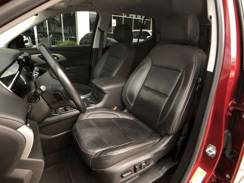 Used 2021 Chevrolet Traverse RS image 19