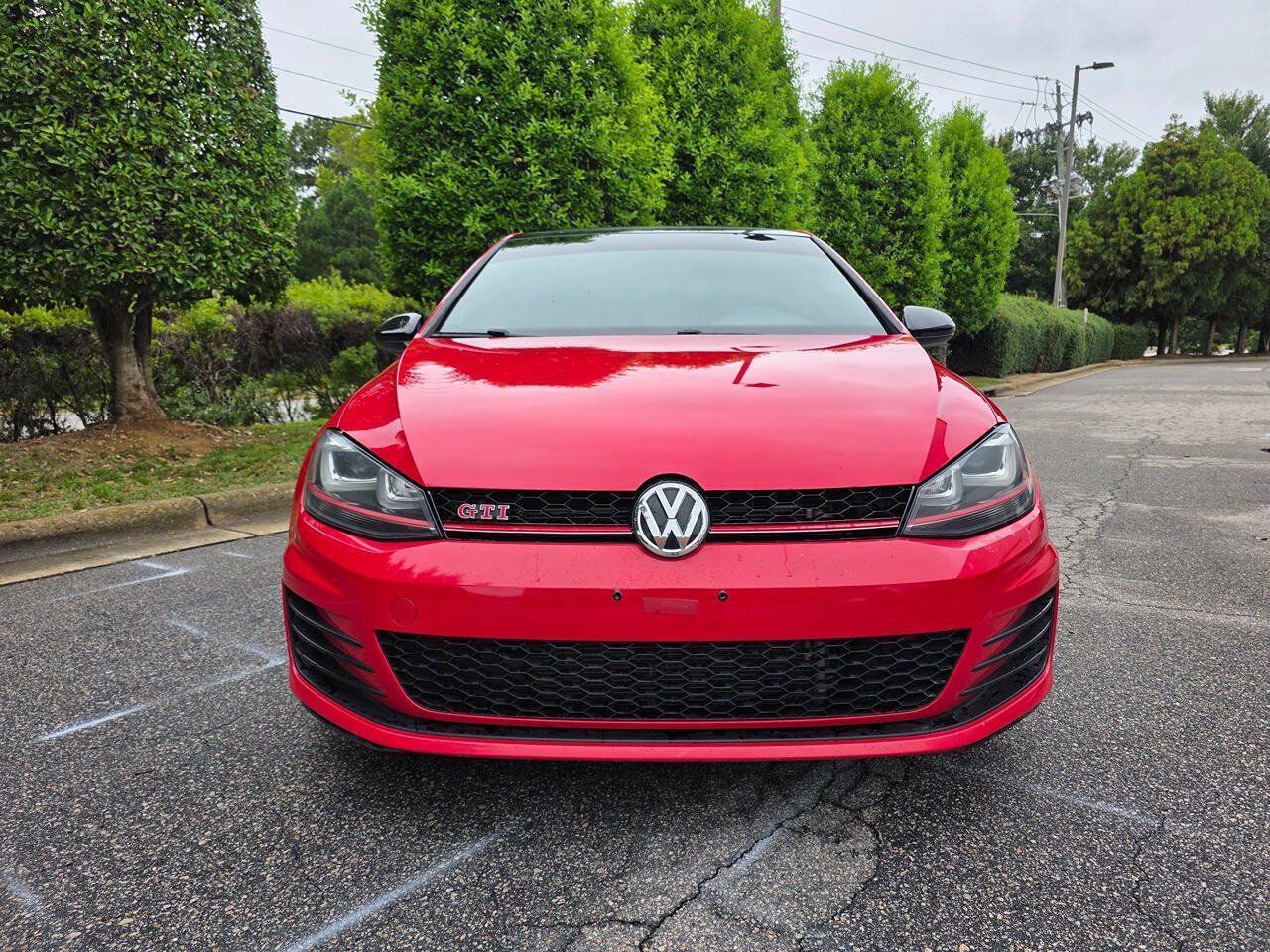 Used 2017 Volkswagen GTI SE FWD image 8