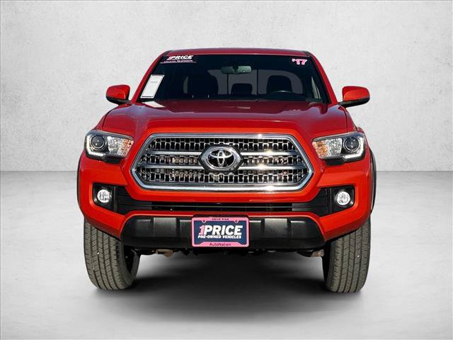Used 2017 Toyota Tacoma TRD Off-Road w/ Premium & Technology Package AWD/4WD image 2