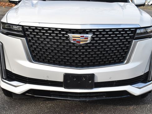 Used 2023 Cadillac Escalade ESV Luxury image 14