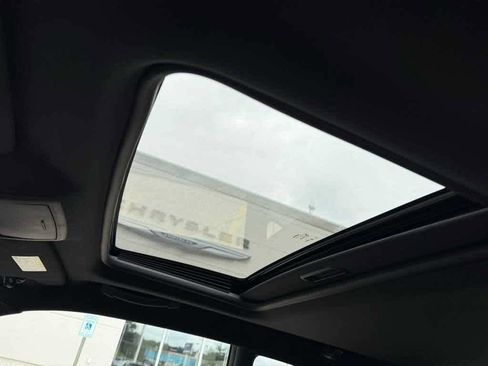 Used 2009 Dodge Challenger SRT8 w/ SRT Option Group II image 10