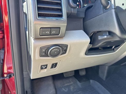 Used 2018 Ford F150 XLT w/ Equipment Group 302A Luxury AWD/4WD image 30