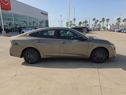 New 2026 Nissan Sentra SV w/ Floor Mat Package FWD image 8