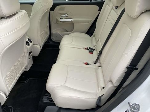 Used 2021 Mercedes-Benz GLB 250 image 16