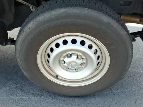 Used 2025 Toyota Tacoma SR RWD image 9