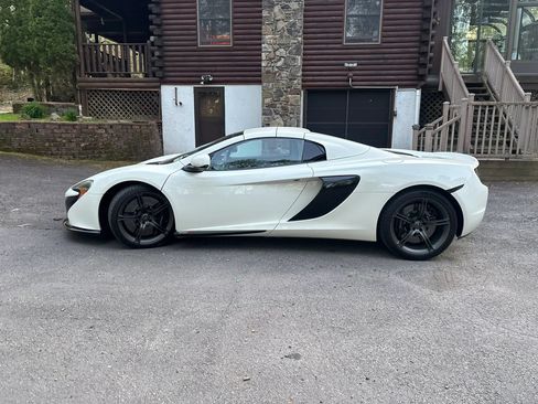 Used 2015 McLaren 650S Spider RWD image 8
