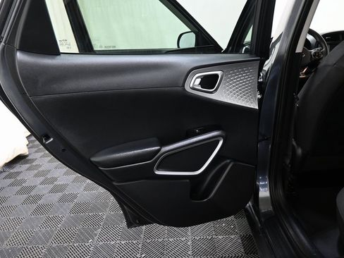 Used 2021 Kia Soul LX image 22