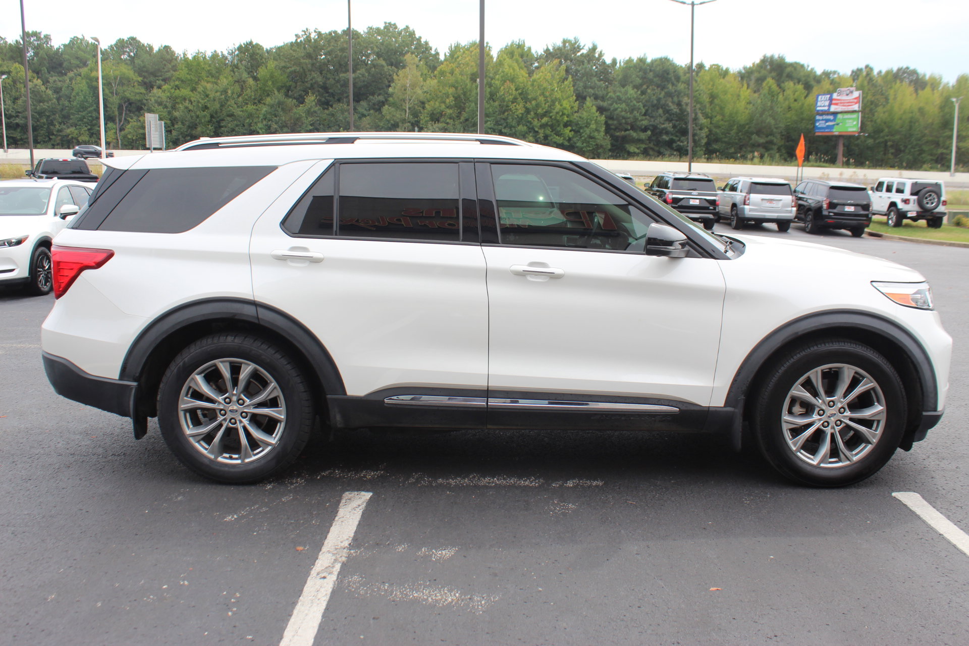 Used 2020 Ford Explorer Limited RWD image 5
