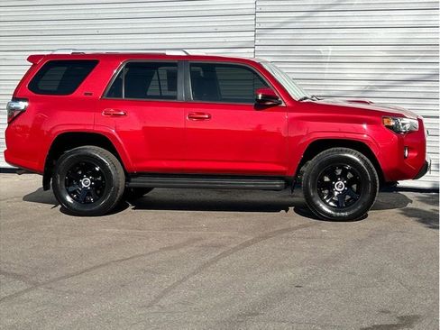 Used 2020 Toyota 4Runner SR5 image 11