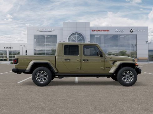 New 2025 Jeep Gladiator Sport w/ Premium Package image 23