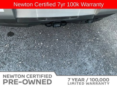 Used 2025 Nissan Pathfinder SL w/ SL Premium Package FWD image 5