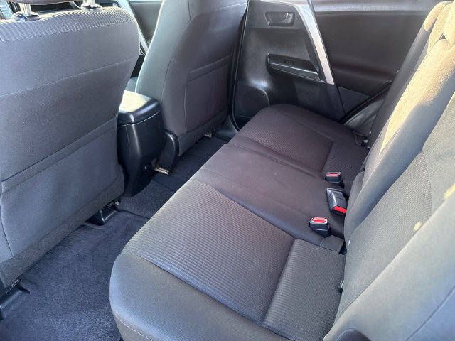 Used 2017 Toyota RAV4 LE FWD image 15