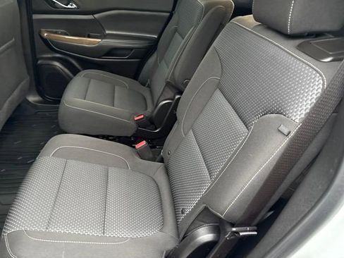 Certified 2023 GMC Acadia SLE w/ Driver Convenience Package image 10